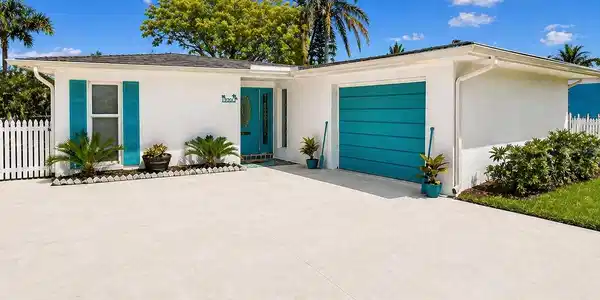 4920 PELICAN DRIVE