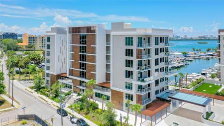 900 N OSCEOLA AVENUE