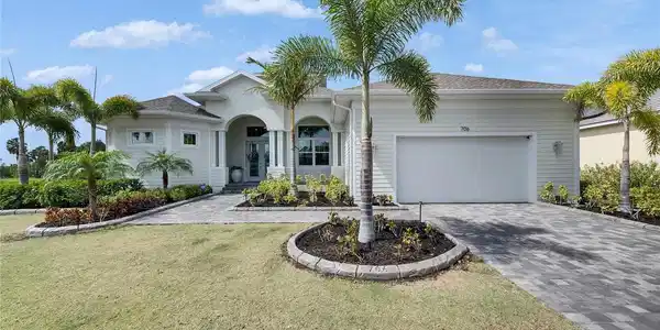 706 MANNS HARBOR DRIVE