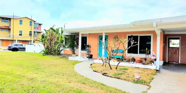 552 TRADE WINDS DRIVE