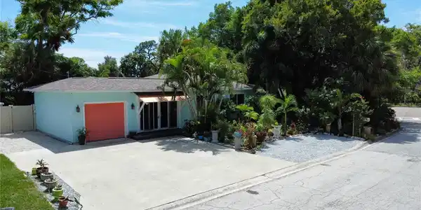 6031 GULFPORT BOULEVARD S