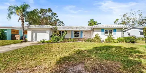 3924 FONTAINEBLEAU DRIVE