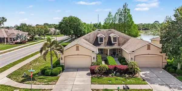 2134 BARRACUDA COURT