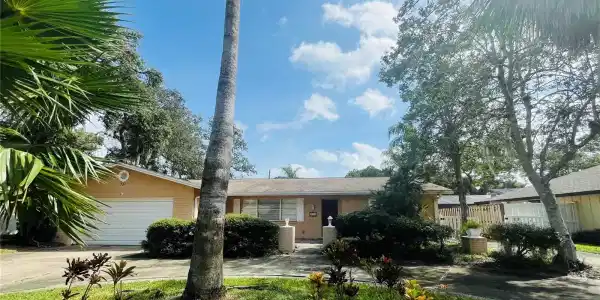 711 LINDENWOOD CIRCLE E