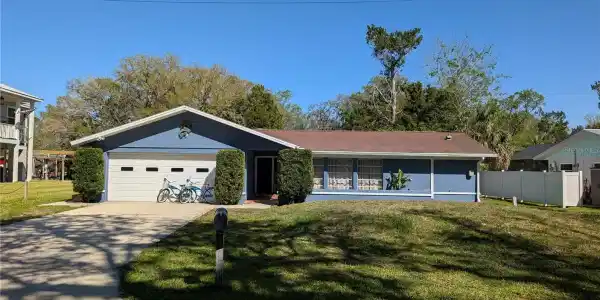 3713 N SUWANEE POINT