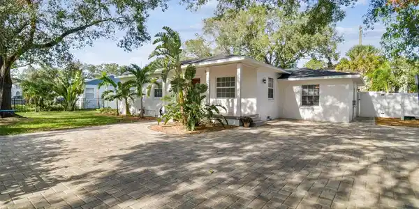 3620 W TAMPA CIRCLE