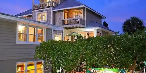 5610 AVENIDA DEL MARE