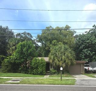 902 BELLEAIR ROAD