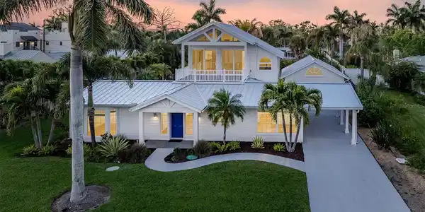 212 SUNRISE DRIVE