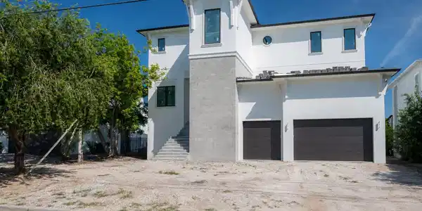 654 GENEVA PLACE