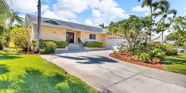 7009 GREENBRIER DRIVE