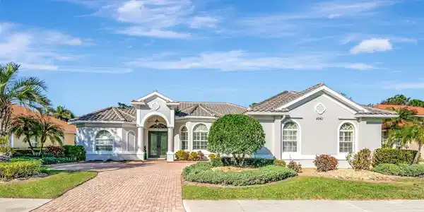 4261 VIA DEL VILLETTI DRIVE