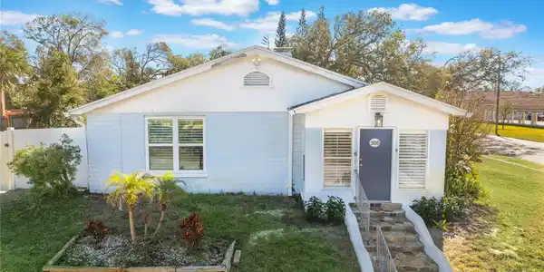 305 S HALIFAX DRIVE