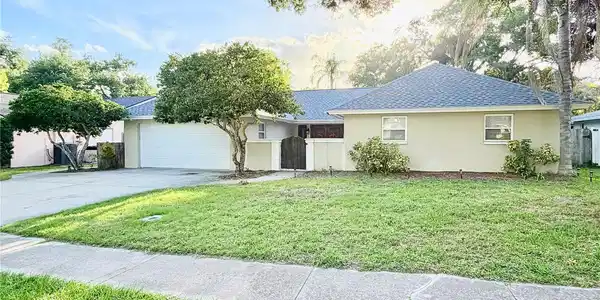 1880 OAK FOREST DRIVE E