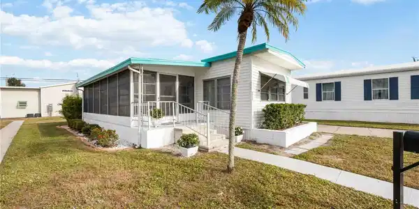 239 INNER DRIVE E