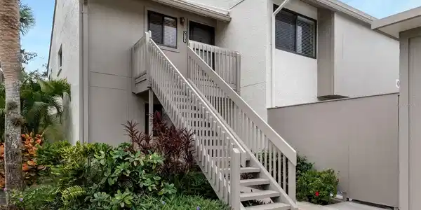 610 BIRD BAY DRIVE W