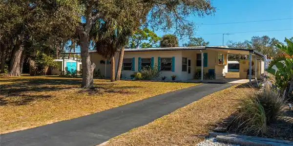 108 W MARLAND COURT