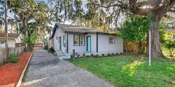 115 PALM PLACE