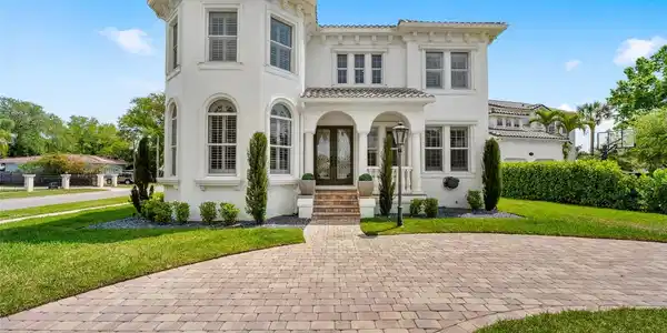 11 FORMOSA AVENUE