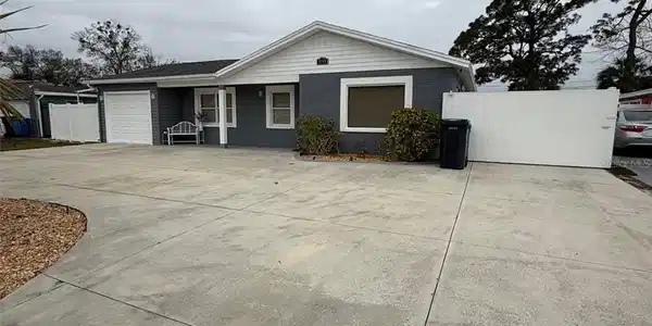 8105 TANGLEWOOD LANE