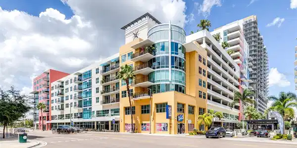 1120 E KENNEDY BOULEVARD