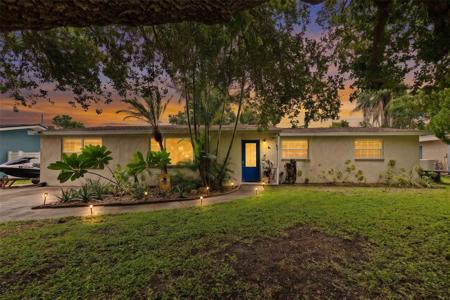 1807 CARLTON DRIVE