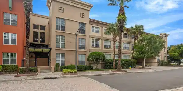 2320 W AZEELE STREET