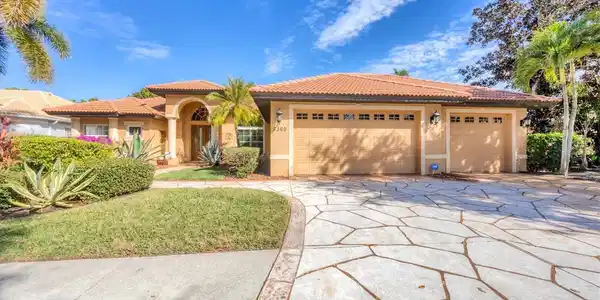 4360 CORSO VENETIA BOULEVARD