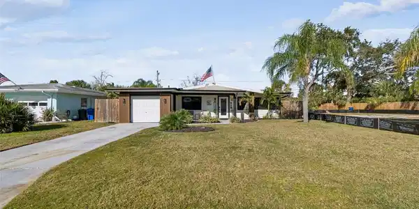 2488 DEL RIO WAY