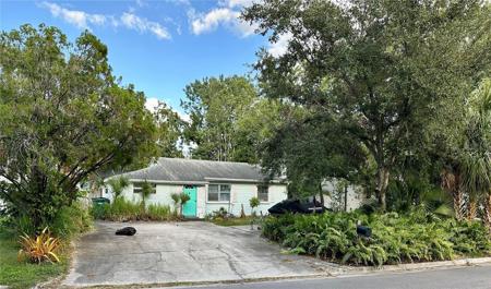 3620 W ROYAL PALM CIRCLE
