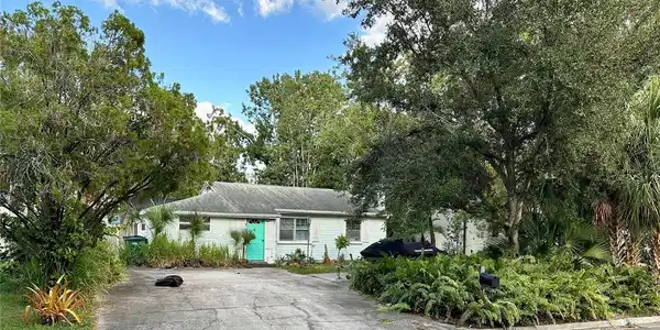 3620 W ROYAL PALM CIRCLE