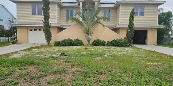 819 BLUE HERON BOULEVARD