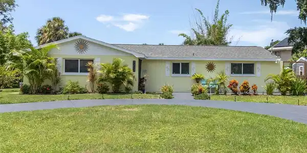 7213 PENINSULAR DRIVE