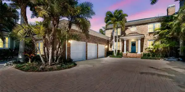 4909 W SPRING LAKE DRIVE