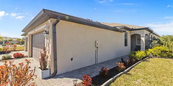 2145 BONITO WAY