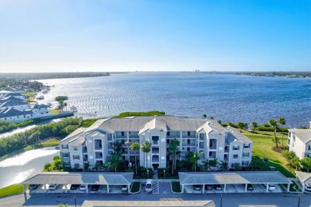 850 TIDEWATER SHORES LOOP