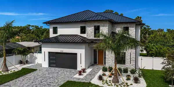 2121 CLEMATIS COURT