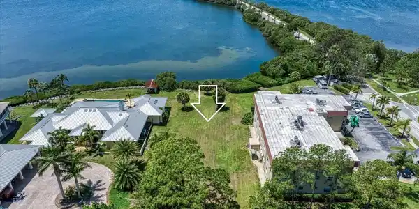 1725 GULF ROAD