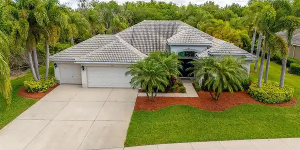 211 ROYAL BONNET DRIVE