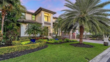 5326 SIESTA COVE DRIVE