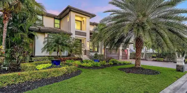 5326 SIESTA COVE DRIVE