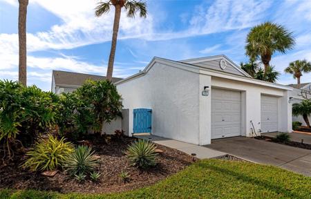 941 WATERSIDE LANE