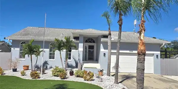 1102 GOSHEN ROAD
