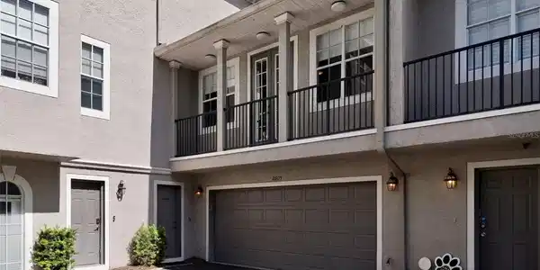 2605 ESPANA COURT