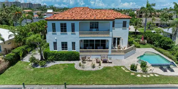 550 YARDARM LANE