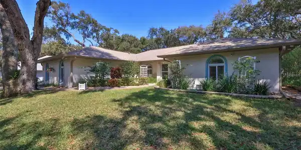 4389 SAXON DRIVE