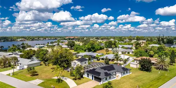 270 W TARPON BOULEVARD NW