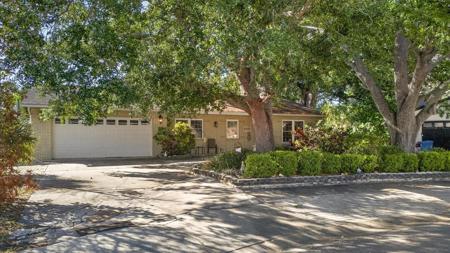 8404 SANDSTONE COURT