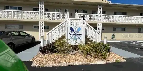 335 N CAUSEWAY