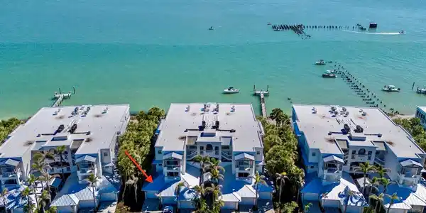 831 HARBORSHORE DRIVE